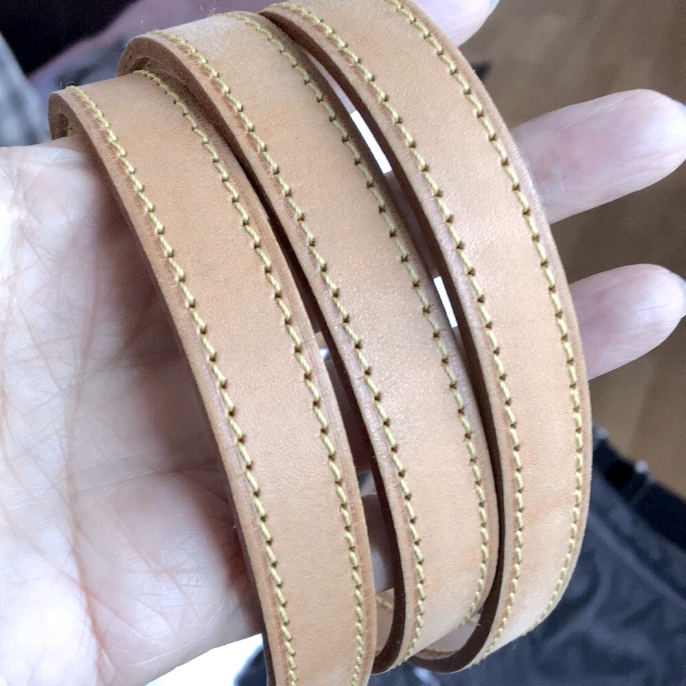 🌼🌼 Authentic🌼🌼 Louis Vuitton Vachetta Strap